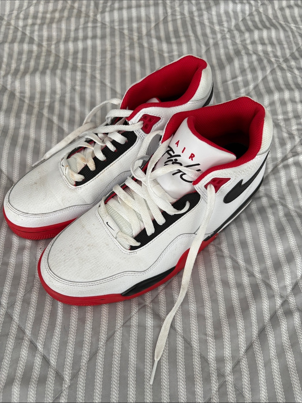 Nike Men’s White/Red/Black Athletic Sneakers